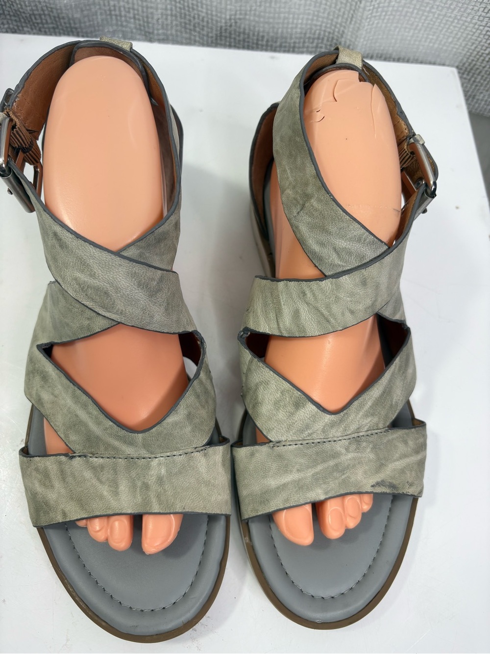 Sofft Classic Blue-Grey Crisscross Women’s Sandals size 9.5